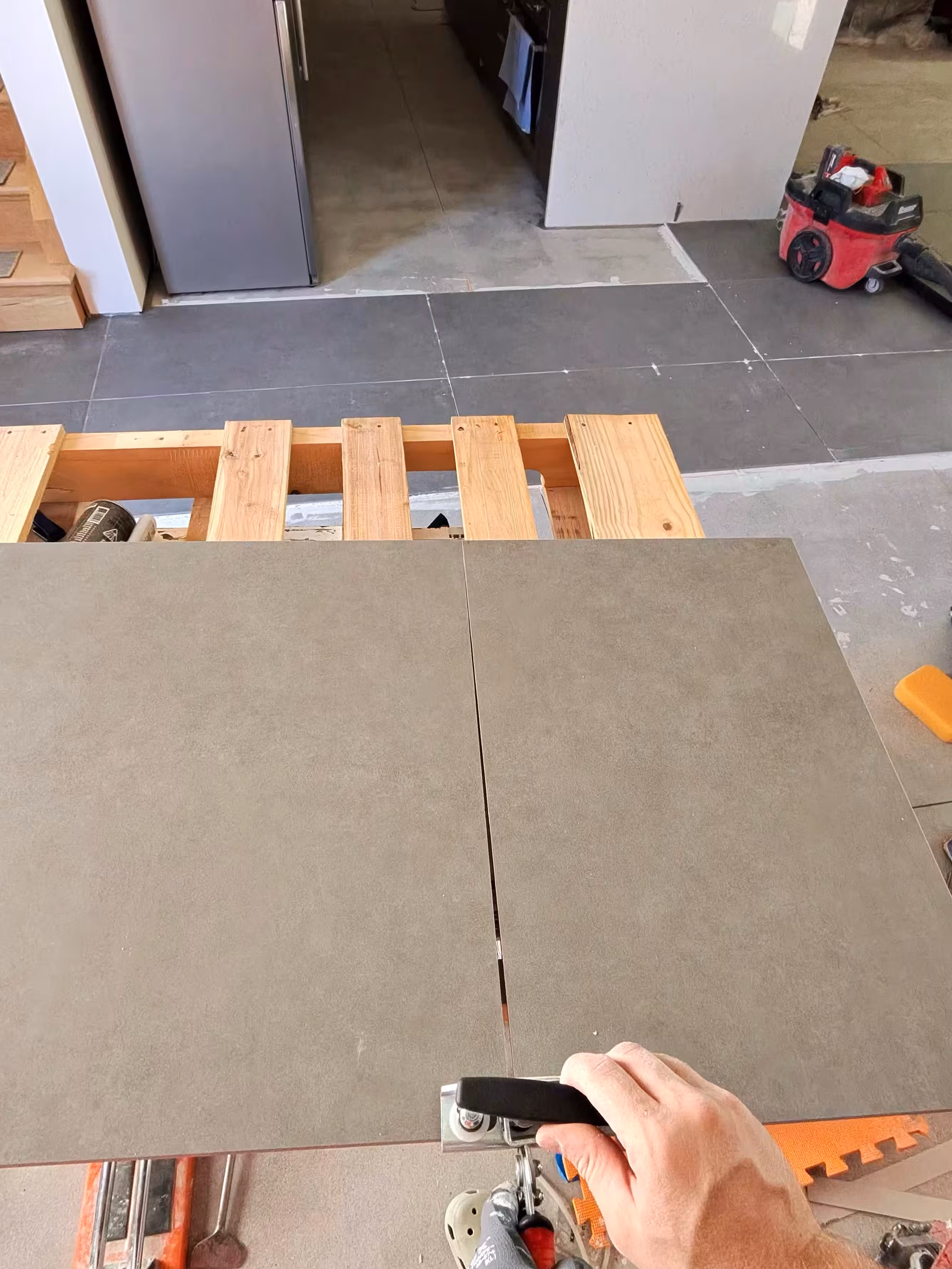 Cutting large-format porcelain with RUBI Slim System